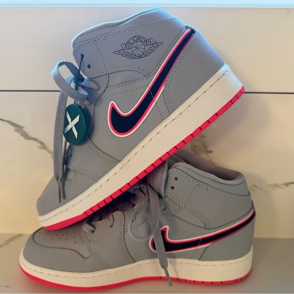 Air Jordan 1 Mid Wolf Grey Racer Pink Black (GS) - 5Y (Womans 6.5)